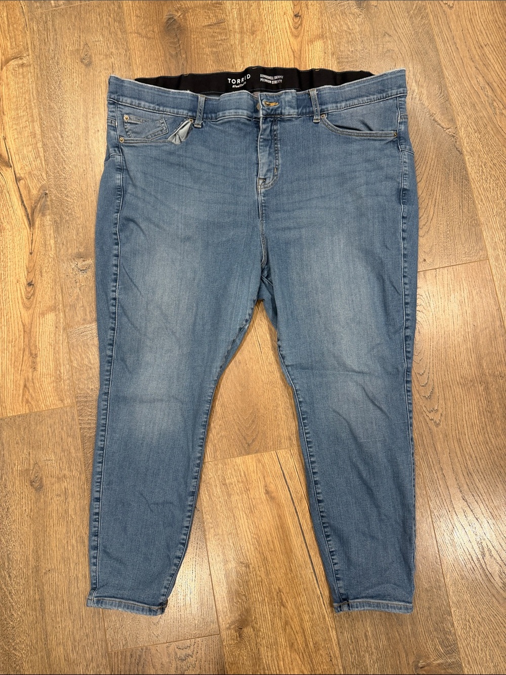 torrid Light Blue Ankle Skinny Jeans SHORT